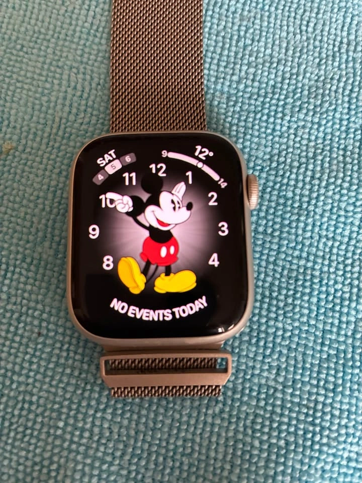 Apple Watch Series 8 (45mm - GPS) - Starlight Aluminium - photo 2