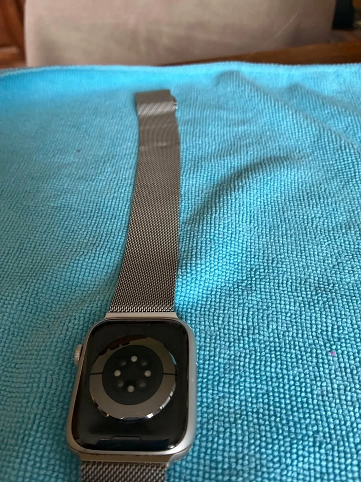 Apple Watch Series 8 (45mm - GPS) - Starlight Aluminium - photo 3