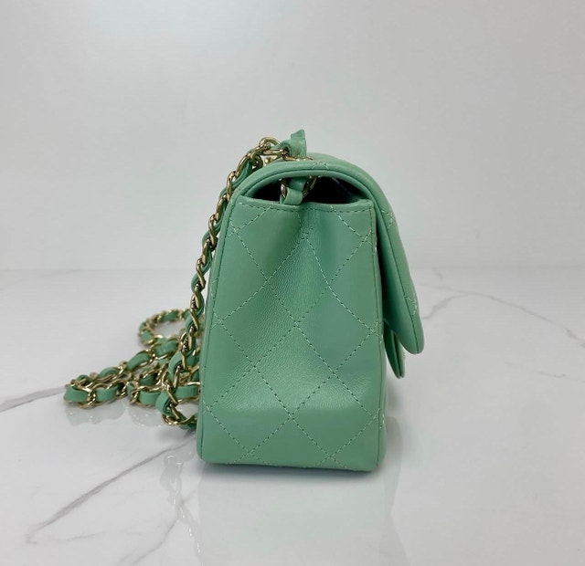 Mint condition Chanel Lambskin Square Mini - photo 2