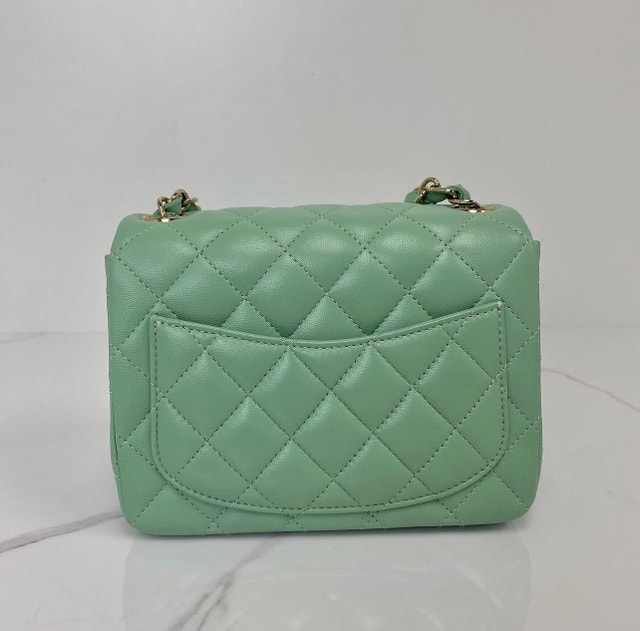 Mint condition Chanel Lambskin Square Mini - photo 3