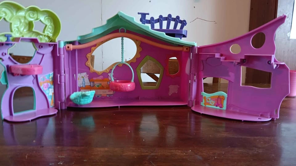 Vintage 2007 Hasbro LPS Clubhouse / Treehouse playset - photo 3