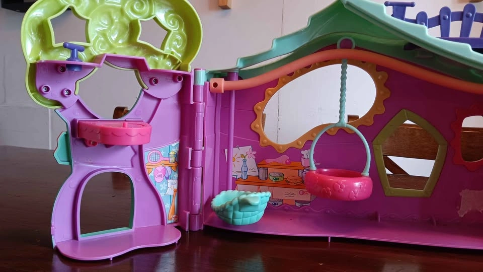 Vintage 2007 Hasbro LPS Clubhouse / Treehouse playset - photo 4