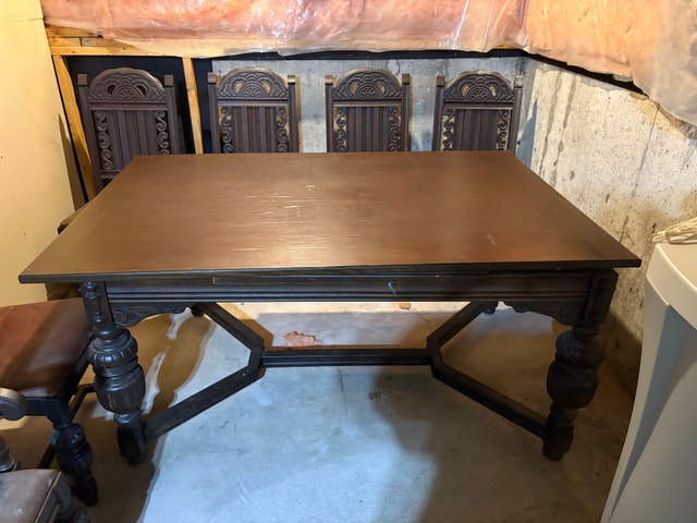Antique Dining Room Table and 6 Leather Chairs - photo 4
