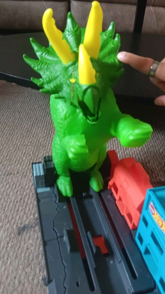 Hot Wheels City Triceratops Smash Track Set - photo 5