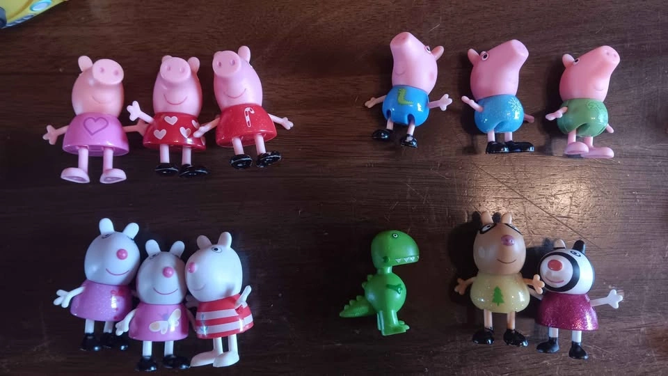 Peppa Pig Playhouse with Figures and Accessories - photo 3