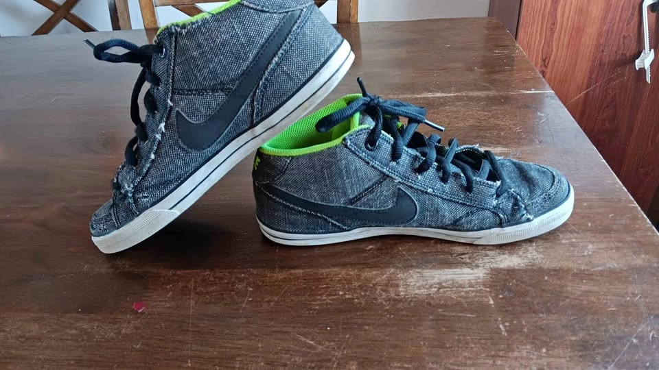 Nike Main Draw Mid GS Sneakers boys size 5