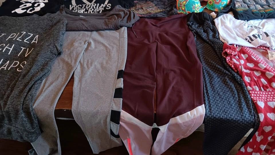 Victoria's Secret, American Eagle, and Garage Clothing Bundle - photo 4