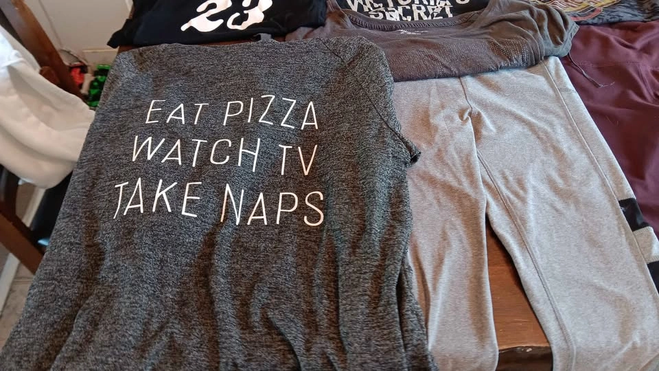 Victoria's Secret, American Eagle, and Garage Clothing Bundle - photo 5