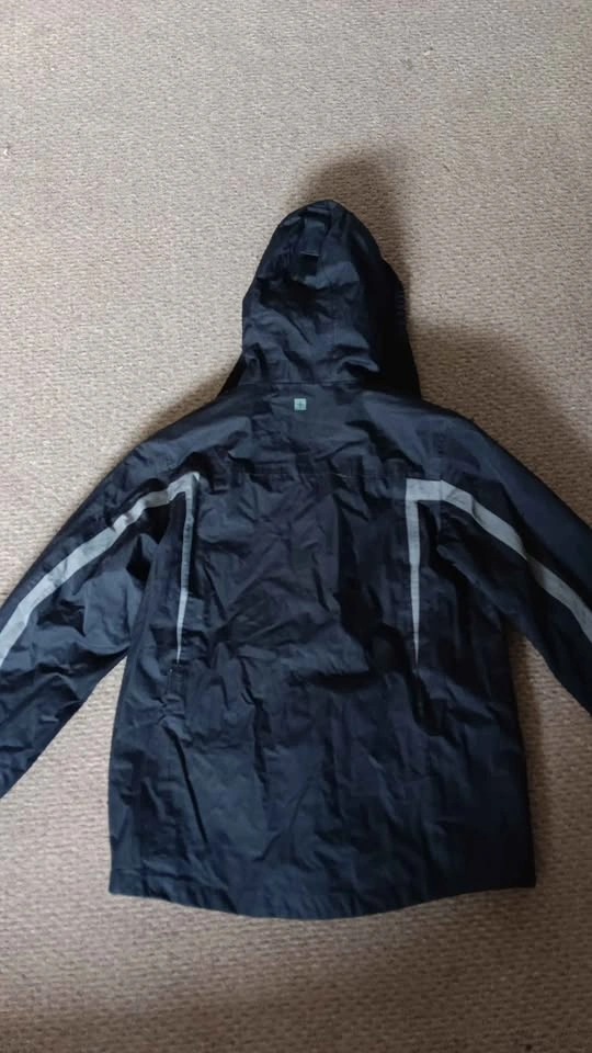 Mountain Warehouse Rain Jacket size 11/12 - photo 4