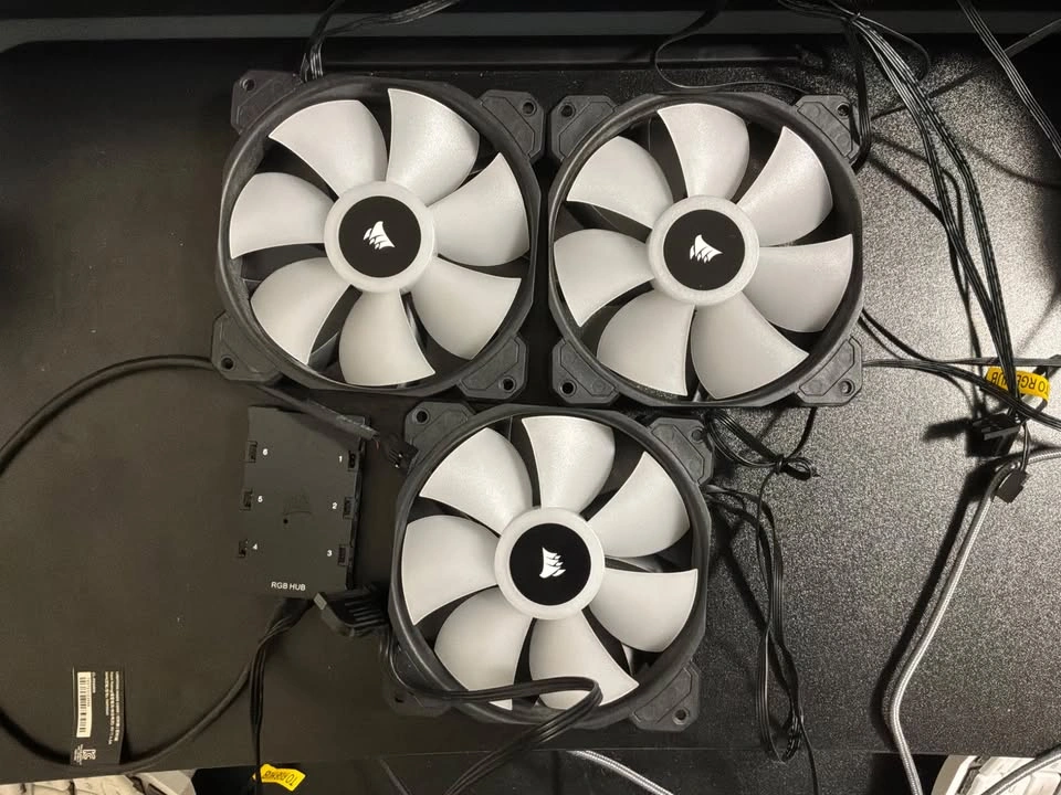 Corsair SP120 RGB Elite 120mm Fans (3-Pack) + Lighting Node - photo 2