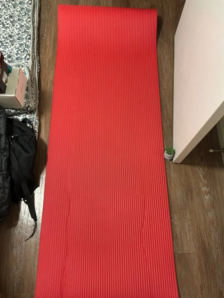 Amazon Basics Extra Thick Yoga Mat (Red) - Barely Used - photo 2