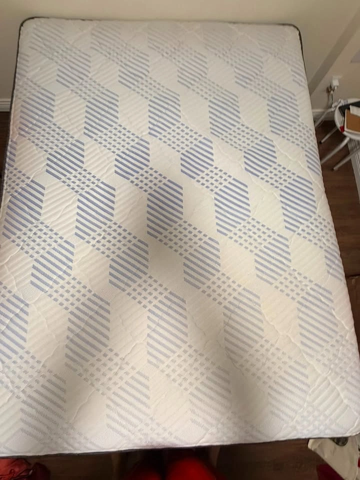 Queen Bed Set: Beautyrest Mattress, Box Spring, and Frame - photo 2