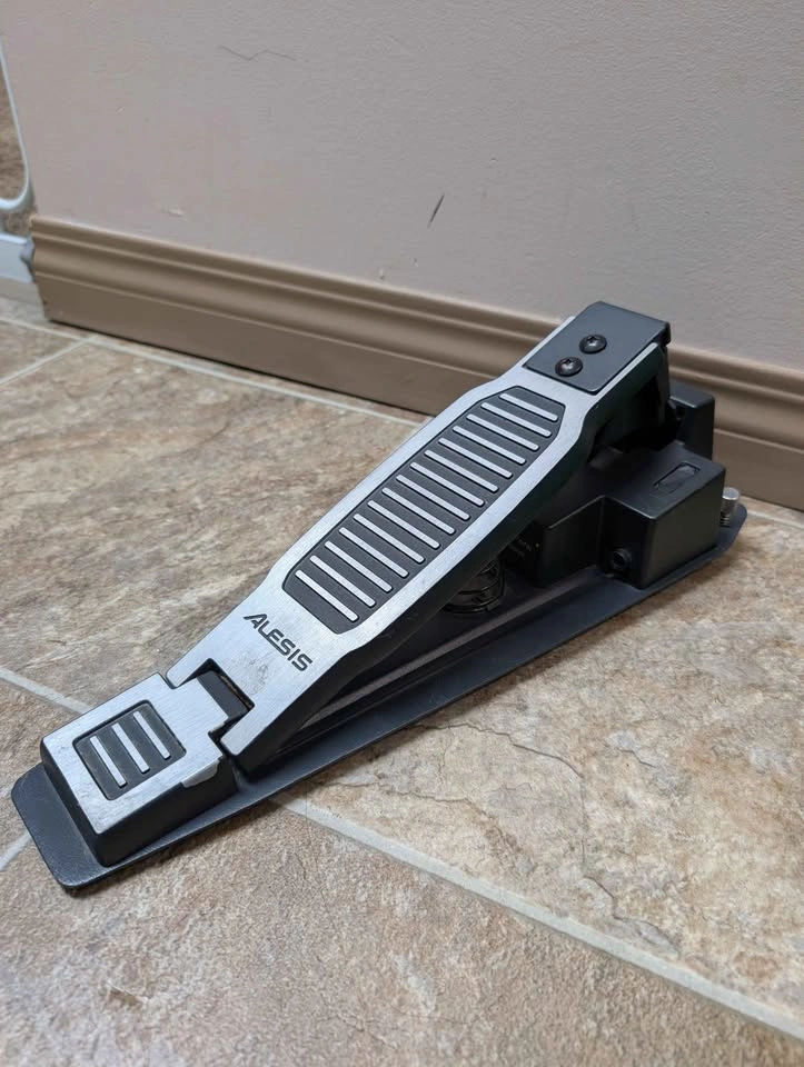 Alesis kick pad and hi hat pedal - photo 3