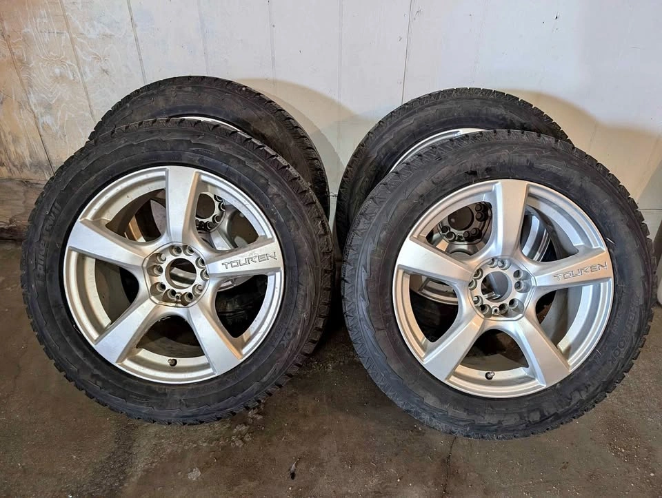 18x8j Touren wheels with tires 255/55r18