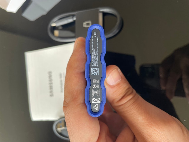 Samsung T7 Shield 2TB Portable SSD - photo 5