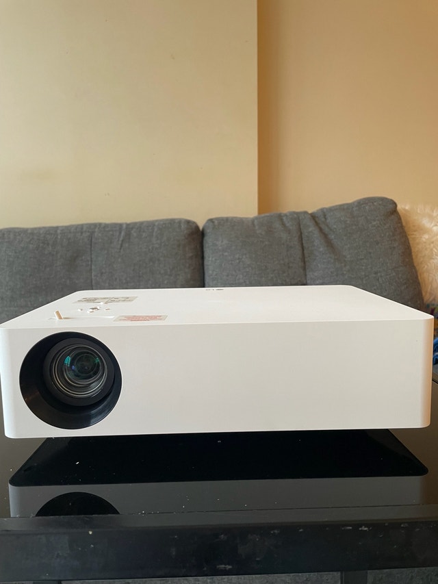 LG CineBeam 4K Projector - photo 3
