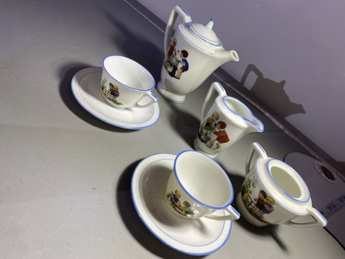 Choisy-le-Roi Children's Polychrome Earthenware Dinette Set