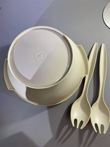 Vtg Tupperware Almond Salad Set — Bowl, Servers, and Six Bowls - photo 3