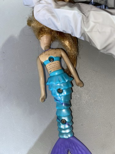 2009 Mattel Barbie in a Mermaid Tale Collectible Doll - photo 5