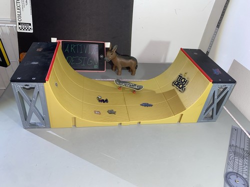 Tech Deck Ultimate Half-Pipe Ramp Set of 2 with Stickers