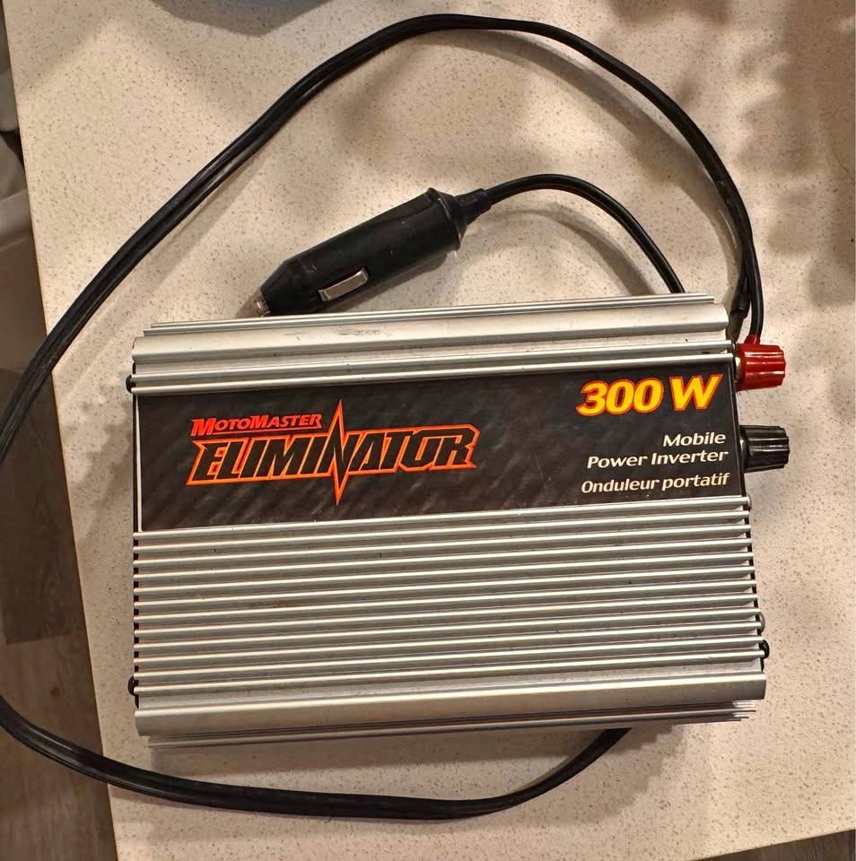 Motomaster Eliminator Digital Power Inverter - 300w