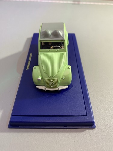 TINTIN NO.6 L'AFFAIRE TOURNESOL COMIC GREEN CITROEN 2CV - photo 4