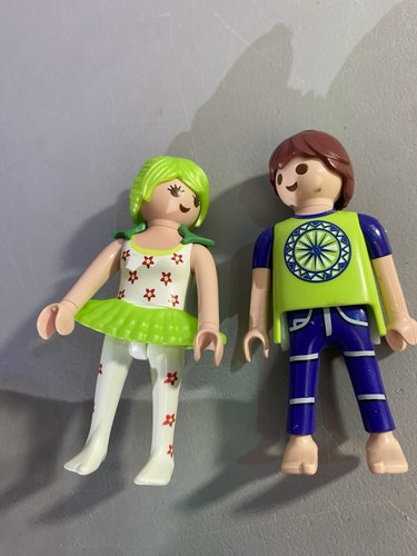 PLAYMOBIL Lot of 2 Characters: Dad Holidays and Girl