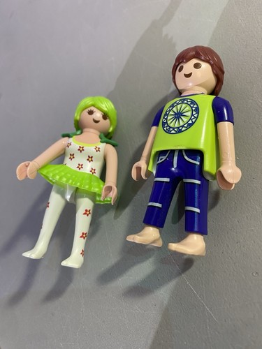 PLAYMOBIL Lot of 2 Characters: Dad Holidays and Girl - photo 2