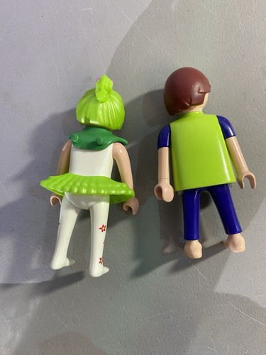PLAYMOBIL Lot of 2 Characters: Dad Holidays and Girl - photo 4