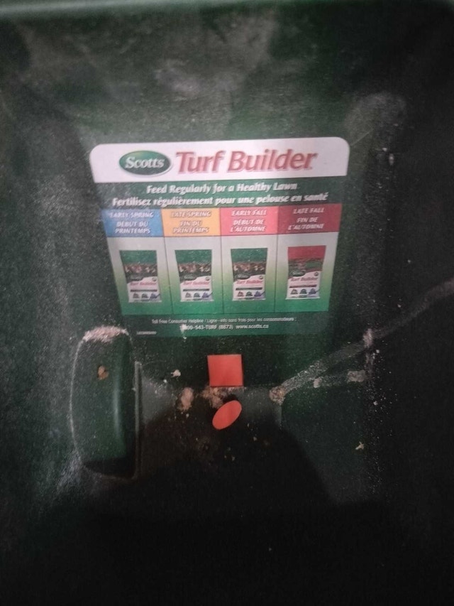 Scotts Easy Hand-Held Spreader - photo 2