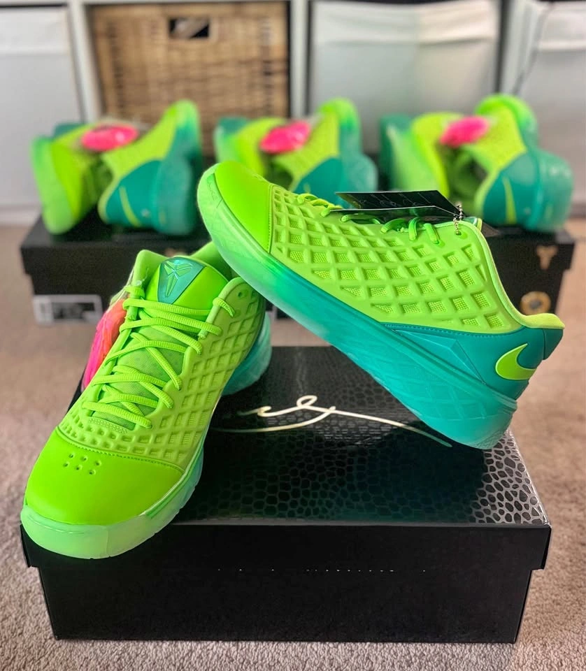 Kobe 3 Low Protro “Grinch” - Size 9.5, 10, 11, 13