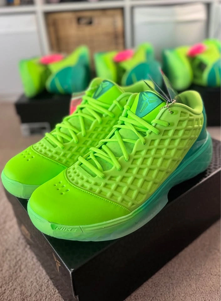 Kobe 3 Low Protro “Grinch” - Size 9.5, 10, 11, 13 - photo 2