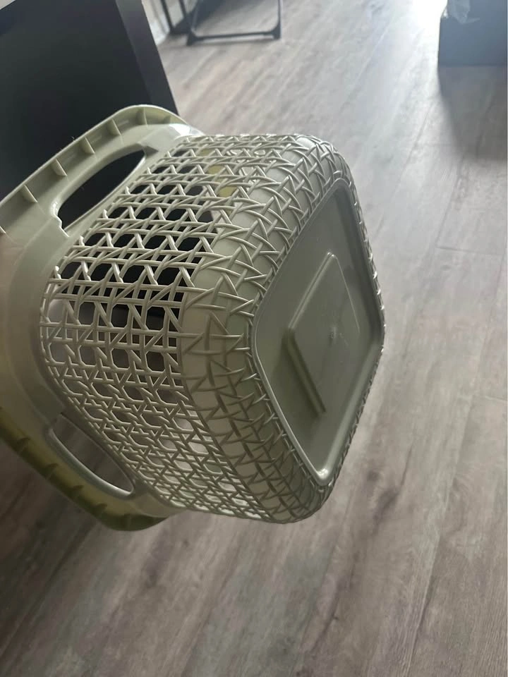 Moving sale Laundry basket - photo 3
