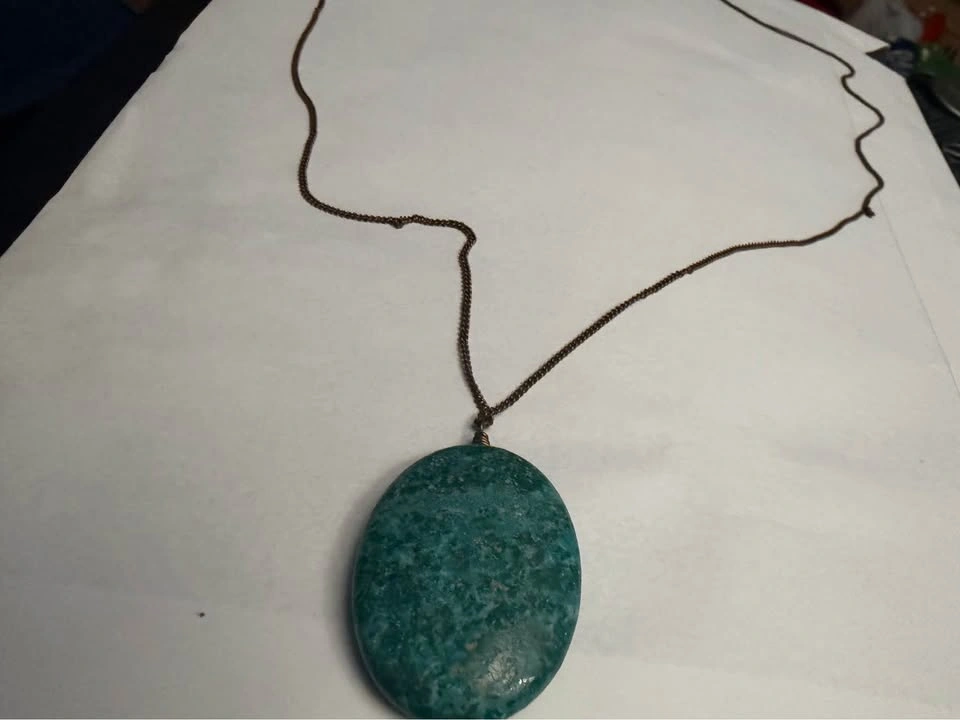 Large Oval Green Stone Pendant Necklace - photo 3