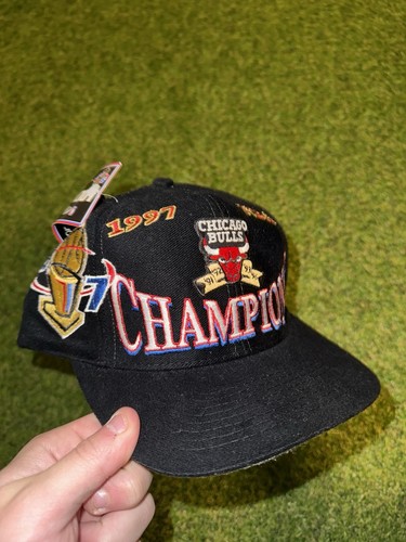 Vintage Chicago Bulls 1997 champions logo athletic BNWT NBA