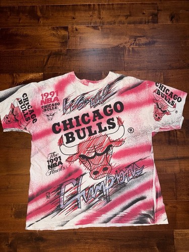 Vintage 90s Chicago Bulls All Over Print 1991 NBA Finals T-Shirt