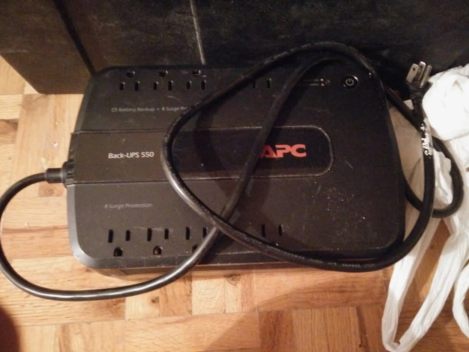 APC Back-UPS 550 Surge Protector