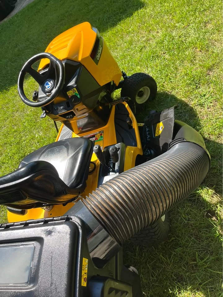 Cub Cadet XT1 Enduro Series LT 42" Riding Lawn Mower - photo 4