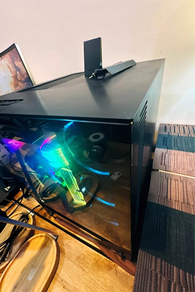 LG 34" UltraWide Monitor + Lian Li 08 Premium Case PC - photo 5