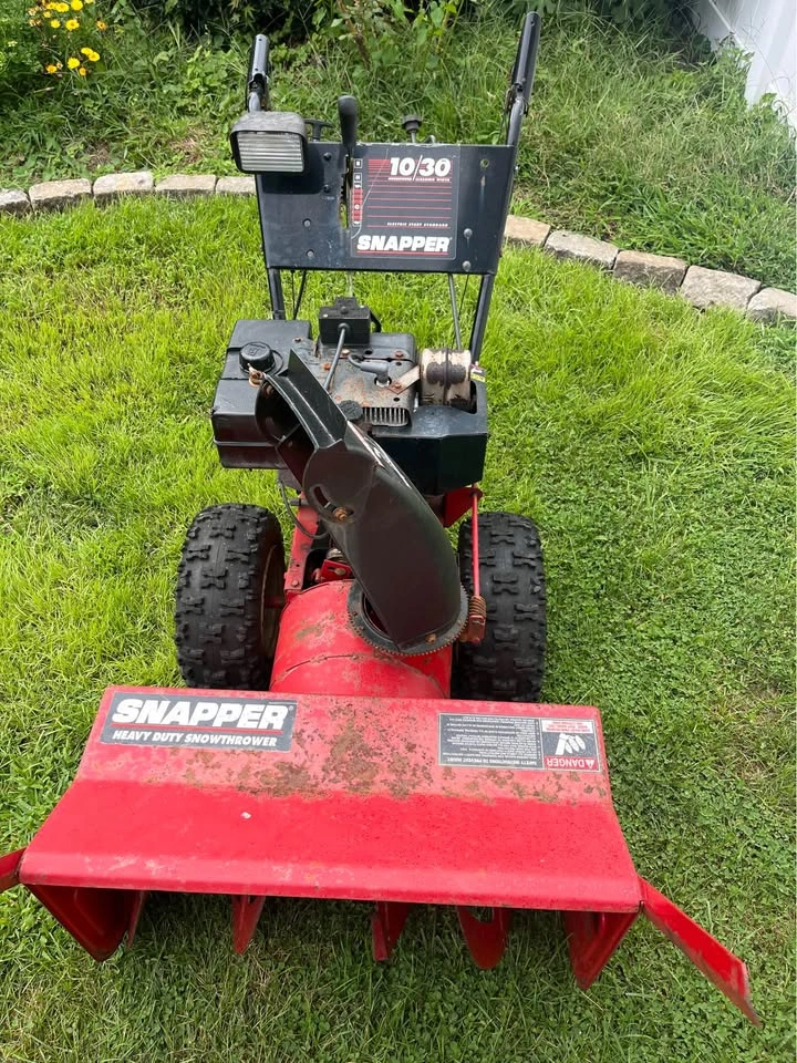 Snapper 10/30 Heavy Duty Snowthrower - photo 3