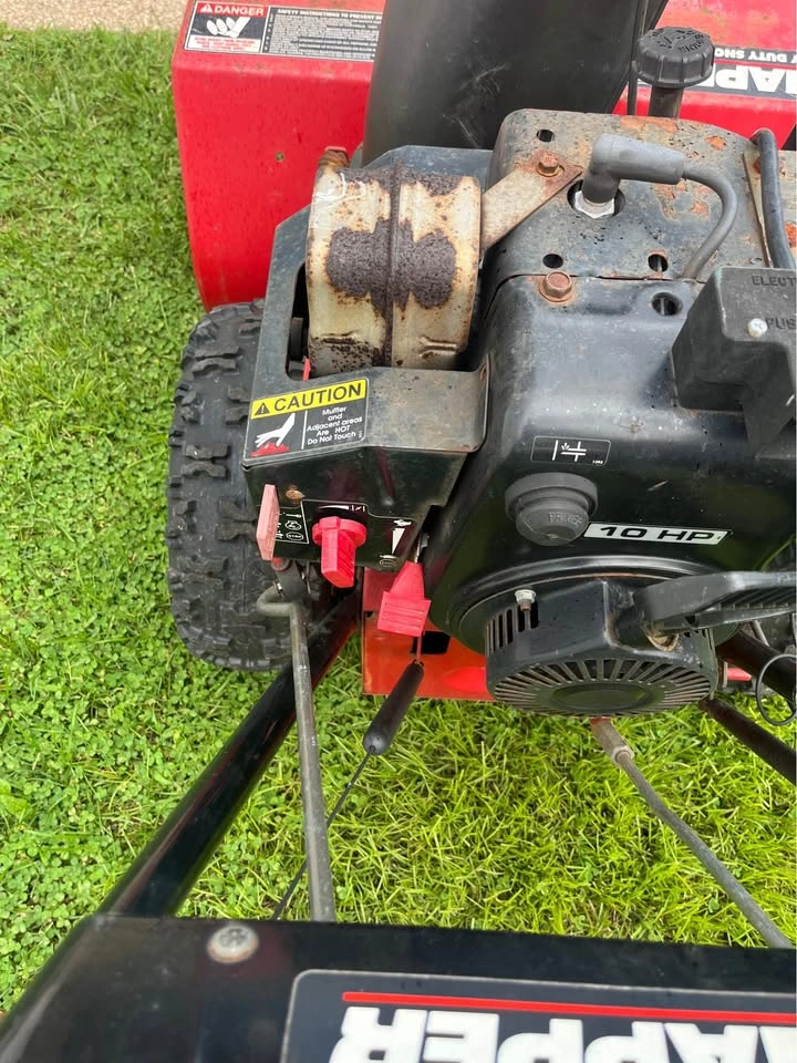 Snapper 10/30 Heavy Duty Snowthrower - photo 4