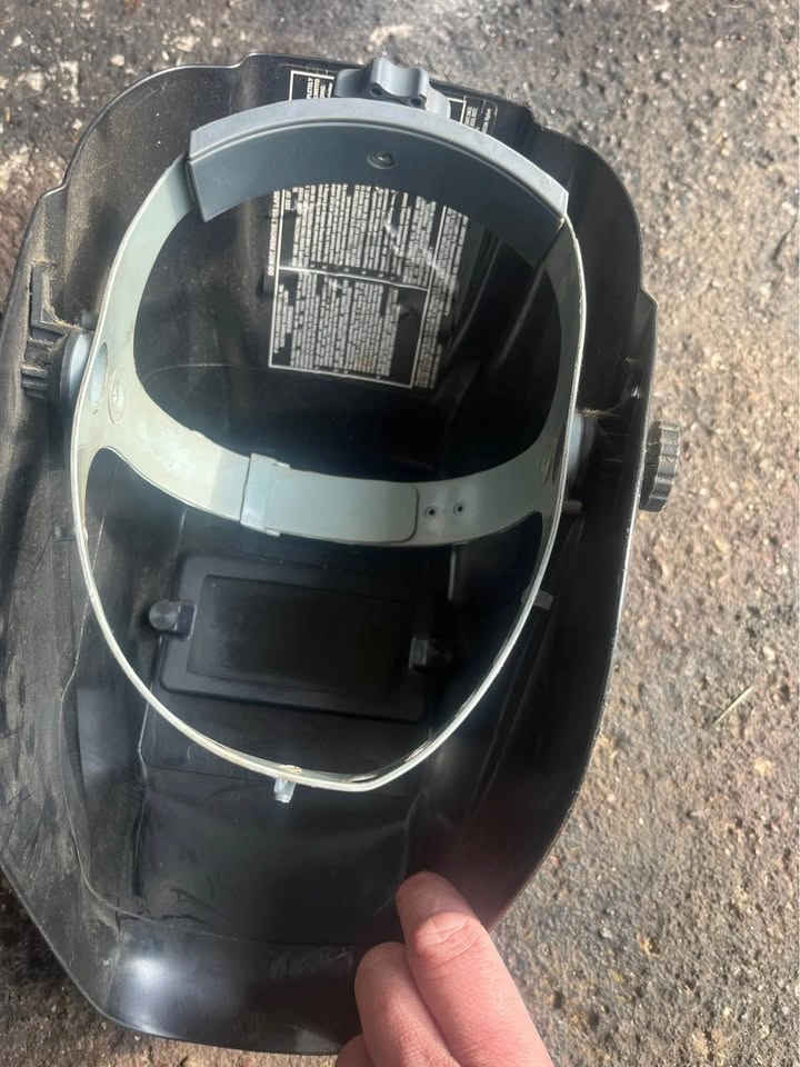 Welding helmet - photo 2