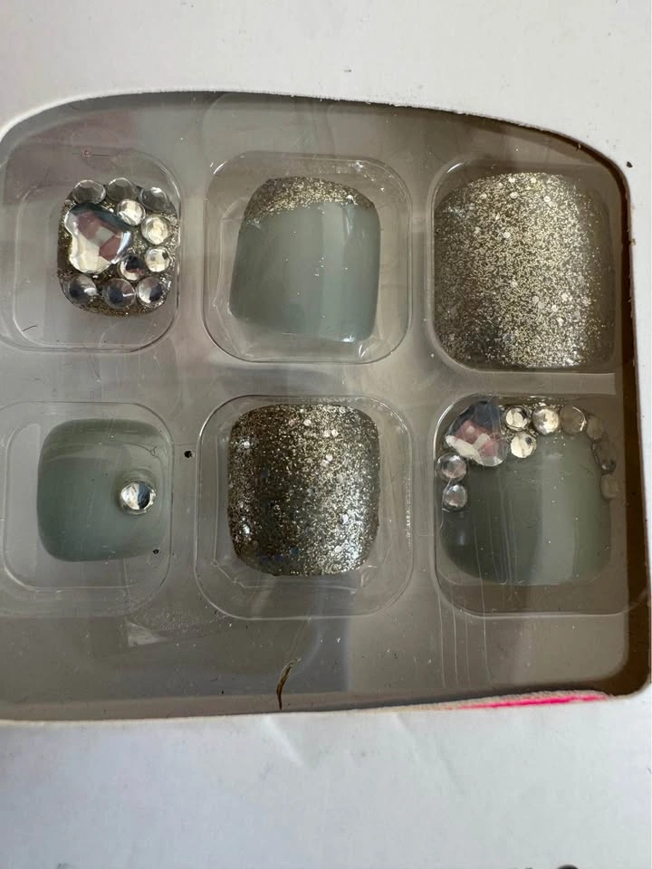$10 for All Brand New Press on Nails for Nails and Toes - photo 4