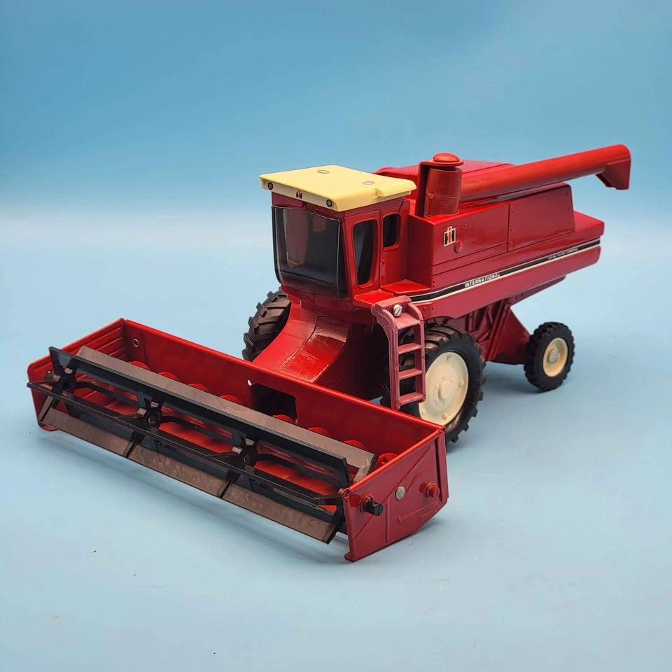 International Harvester #413 (1978) AXIAL-FLOW COMBINE 1/32 - photo 3
