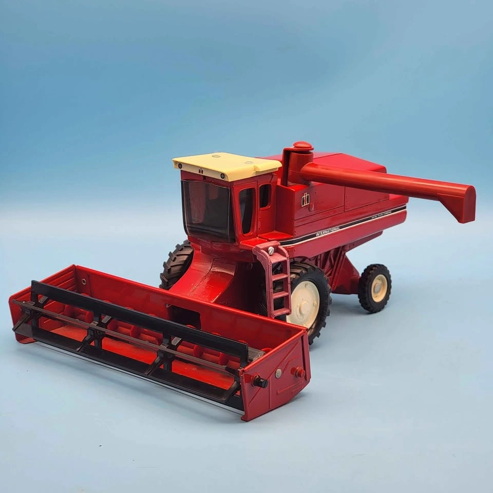 International Harvester #413 (1978) AXIAL-FLOW COMBINE 1/32 - photo 4