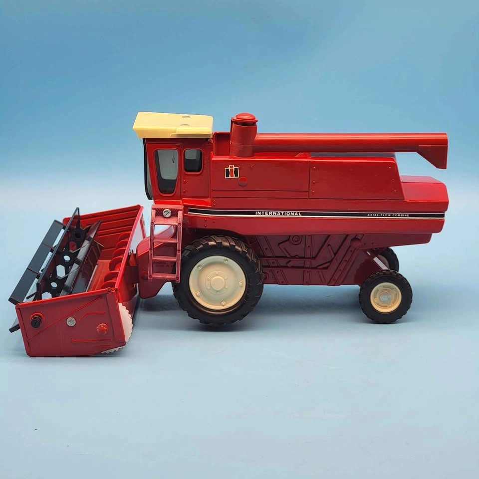 International Harvester #413 (1978) AXIAL-FLOW COMBINE 1/32 - photo 5