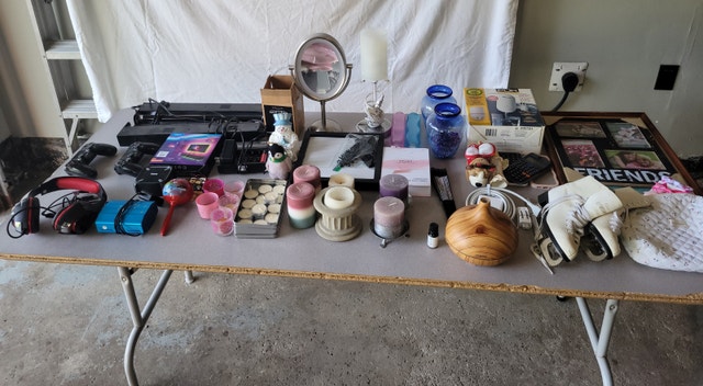 GARAGE SALE – EVERYTHING $5 OR LESS! Crystal, Kitchen, Gaming - photo 3