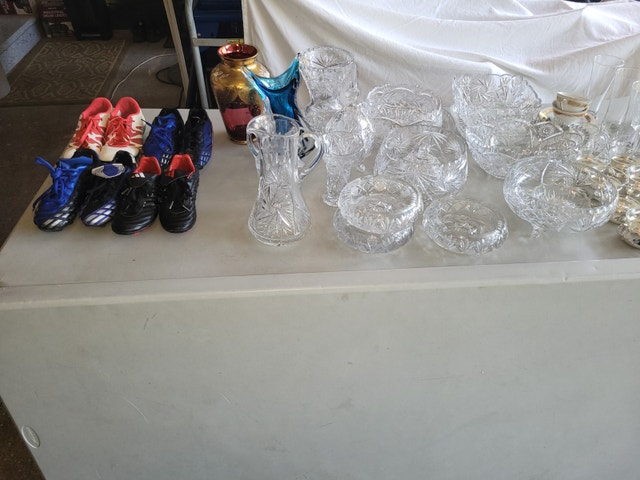 GARAGE SALE – EVERYTHING $5 OR LESS! Crystal, Kitchen, Gaming - photo 4