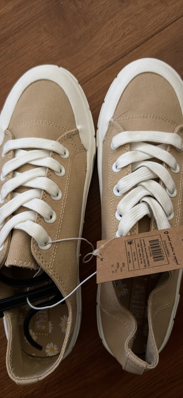 Mad Love Fran Tan Sneakers Size 10 - photo 3