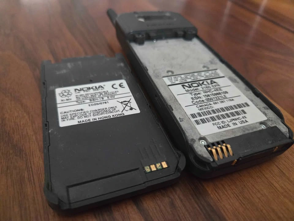 Vintage Nokia 2160 EFR Cell Phone & Battery ca. 1996 - photo 3